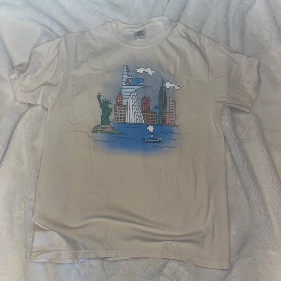 Disney Avengers shirt Mens size Large NWOT - Picture 4 of 6